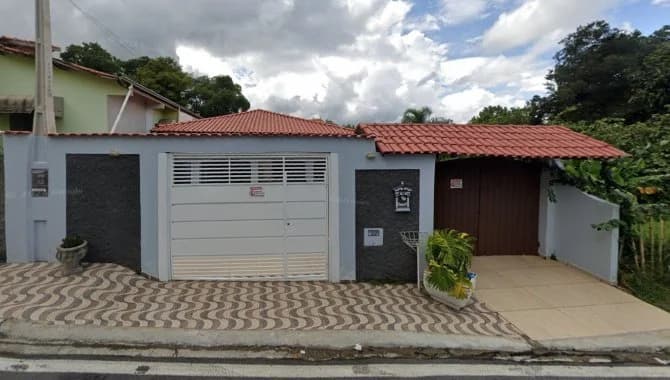 Foto 1 de 6: Casa em leilão em Mairinque - SP, bairro Jardim Granada — Casa 216 m² (área construída) - Jardim Granada - Mairinque - SP