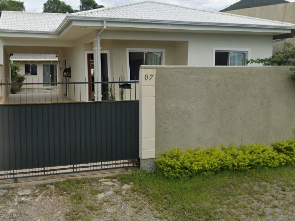Foto 2 de 5: Casa em leilão em Palhoça - SC, bairro Praia de Fora — Casa 245 m² - Praia de Fora - Palhoça- RS