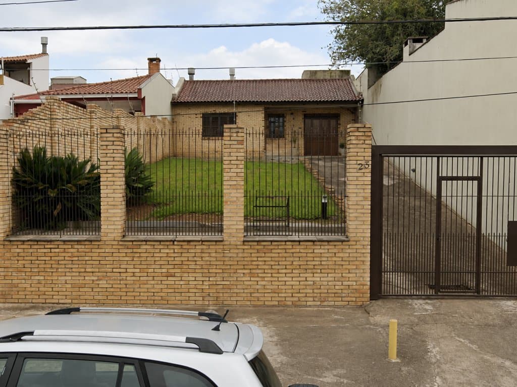 Casa em leilão em Porto Alegre - RS, bairro Parque Santa Fé — Casa 81 m² em Terreno de 300 m² - Parque Santa Fé - Porto Alegre - RS