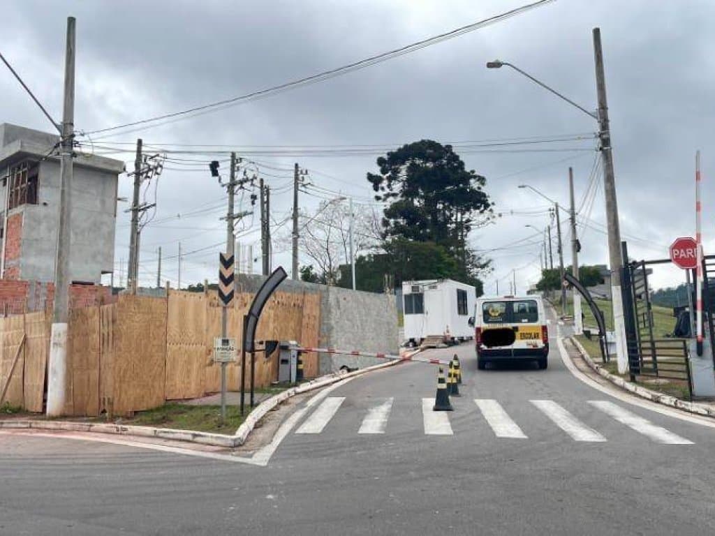 Foto 1 de 3: Terreno em leilão em Cotia - SP — Terreno em Condomínio 125 m² - Furquim - Cotia - SP