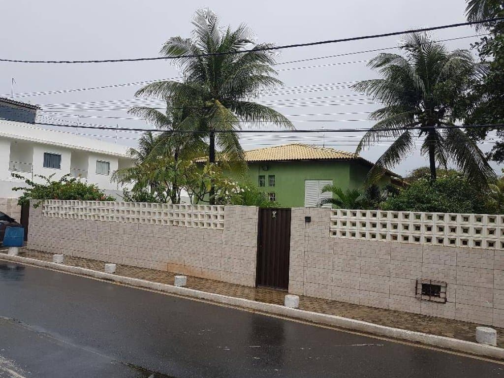 Foto 1 de 14: Casa em leilão em Camaçari - BA, bairro Centro — Casa 301 m² com Terreno de 1.324 m² - Centro - Camaçari - BA