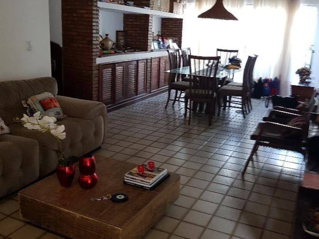 Foto 3 de 14: Casa em leilão em Camaçari - BA, bairro Centro — Casa 301 m² com Terreno de 1.324 m² - Centro - Camaçari - BA