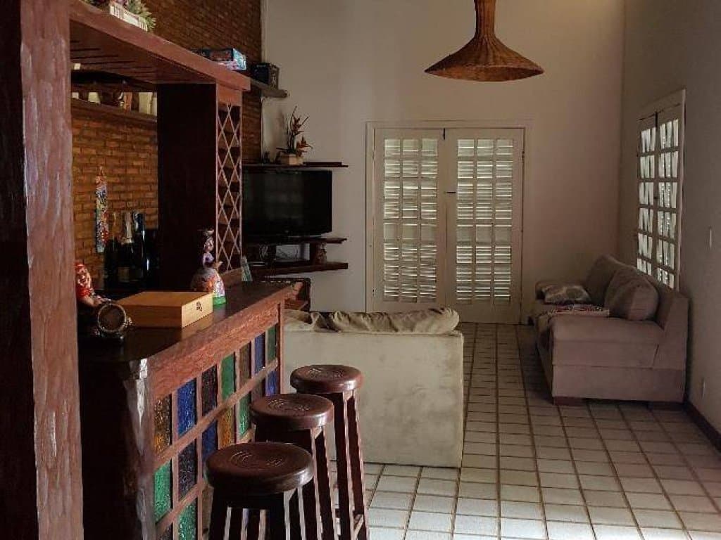 Foto 2 de 14: Casa em leilão em Camaçari - BA, bairro Centro — Casa 301 m² com Terreno de 1.324 m² - Centro - Camaçari - BA
