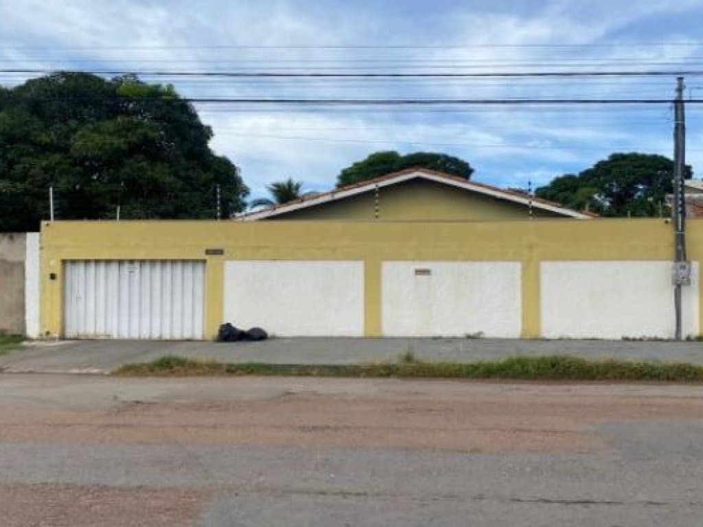 Casa em leilão em Cuiabá - MT, bairro Parque Atalaia — Casa 234 m² - Cuiabá-MT - Rua J, 365 - Parque Atalaia