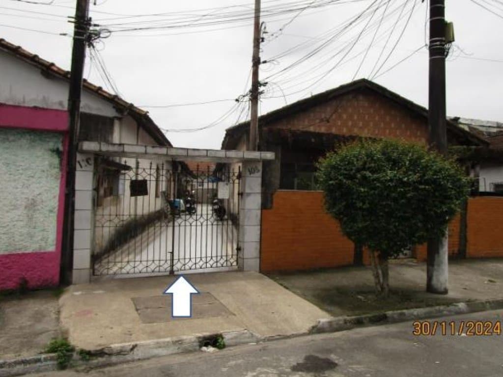 Foto 1 de 5: Casa em leilão em São Vicente - SP, bairro Vila Jockei Clube — Casa no Litoral com 36 m² (Conj. Residencial Monumento) - Vila Jockei Clube - São Vicente - SP