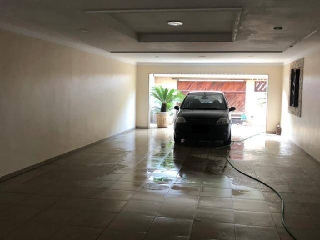 Foto 8 de 43: Casa em leilão em Magé - RJ, bairro Vila Inhomirim — Casa, Padrão, 3 Vaga(S) de Garagem