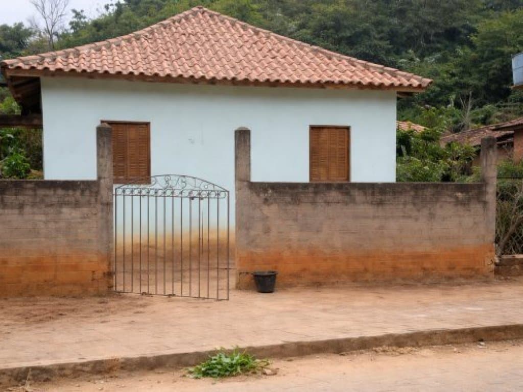 Foto 2 de 2: Casa em leilão em Mutum - MG, bairro Legítimo — Casa em Terreno de 300 m² - Legítimo - Mutum - MG