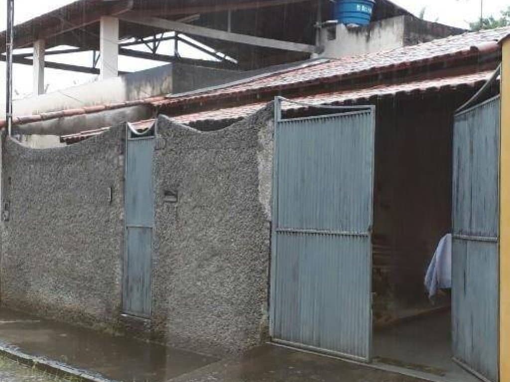 Foto 2 de 15: Casa em leilão em Leopoldina - MG, bairro Vale do Sol — Casa, Padrão, 1 Vaga(S) de Garagem