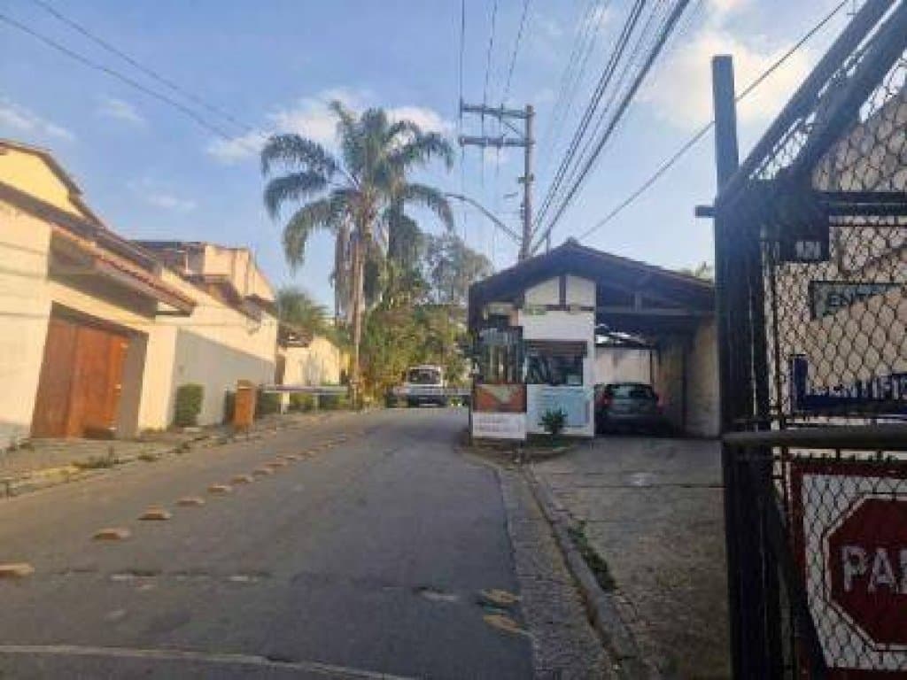 Foto 1 de 18: Casa em leilão em Cotia - SP, bairro Moinho Velho — Casa, em Condomínio, 1 Vaga(S) de Garagem