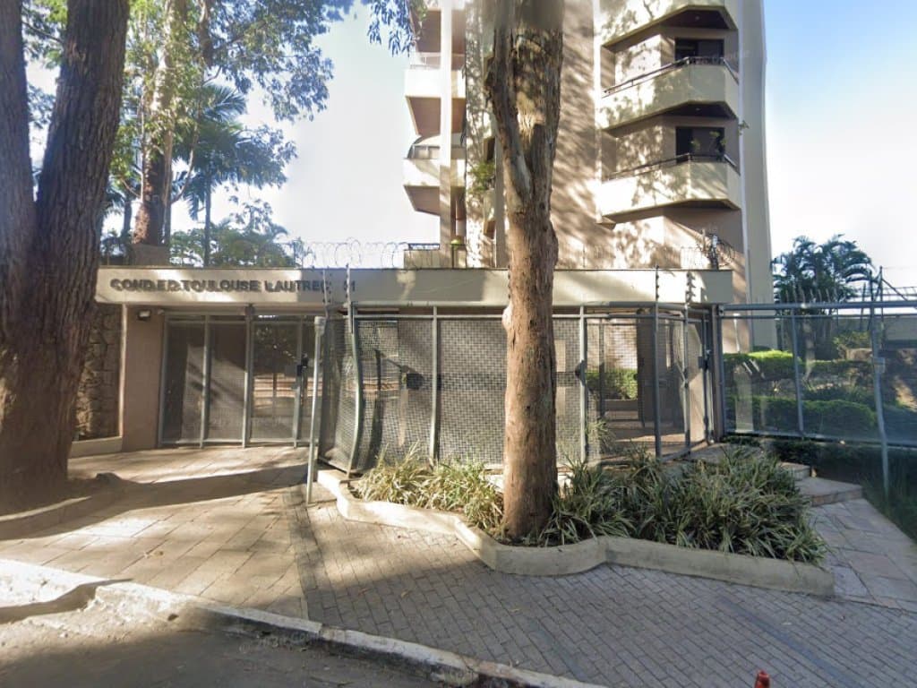 Foto 1 de 18: Apartamento em leilão em São Paulo - SP, bairro Morumbi — Apartamento 228 m² (04 Vagas) - Morumbi - São Paulo - SP