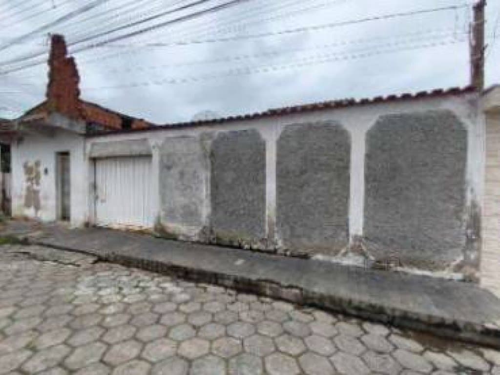 Foto 1 de 12: Casa em leilão em Cachoeira Paulista - SP, bairro Vila Carmem — Casa, Padrão, 1 Vaga(S) de Garagem