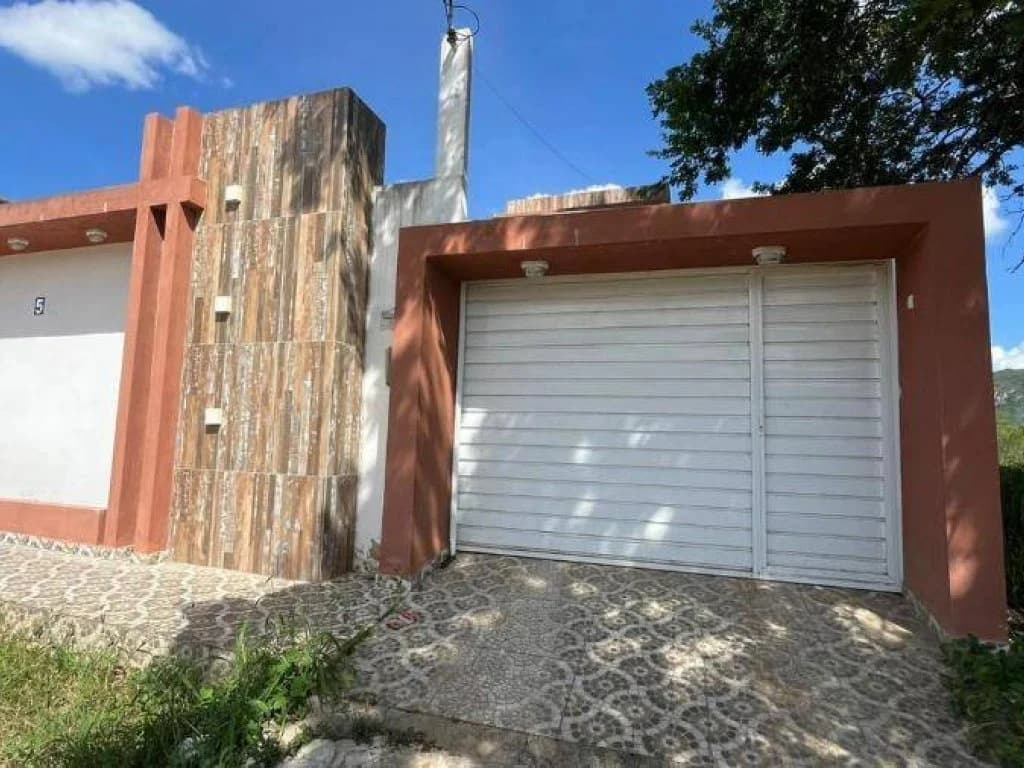 Foto 1 de 5: Casa em leilão em Gravatá - PE, bairro Loteamento Fazenda Riacho do Mel — Casa, Padrão, 1 Vaga(S) de Garagem