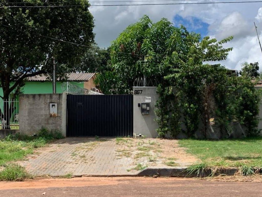 Foto 1 de 32: Casa em leilão em Canarana - MT — Casa, Padrão, 1 Vaga(S) de Garagem
