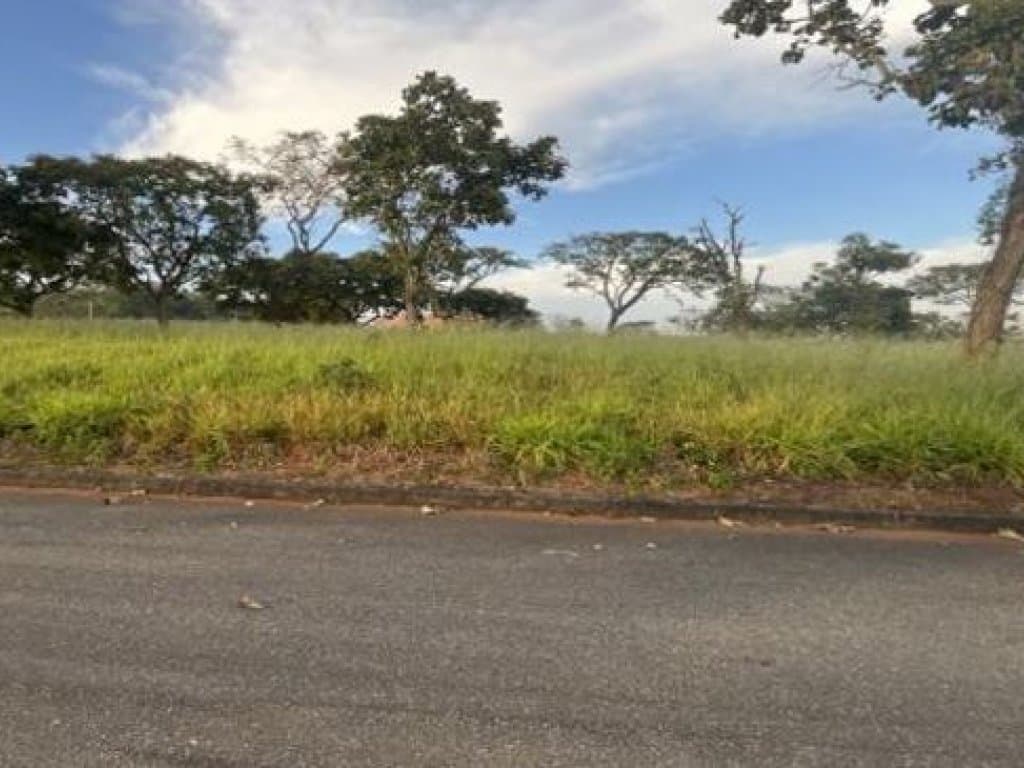 Foto 2 de 2: Terreno em leilão em Formiga - MG, bairro Furnas Iate Clube — Terreno 480 m² - Formiga-MG - Alameda Pinho - Lt. 06 da Qd. 15 - Furnas Iate Clube I