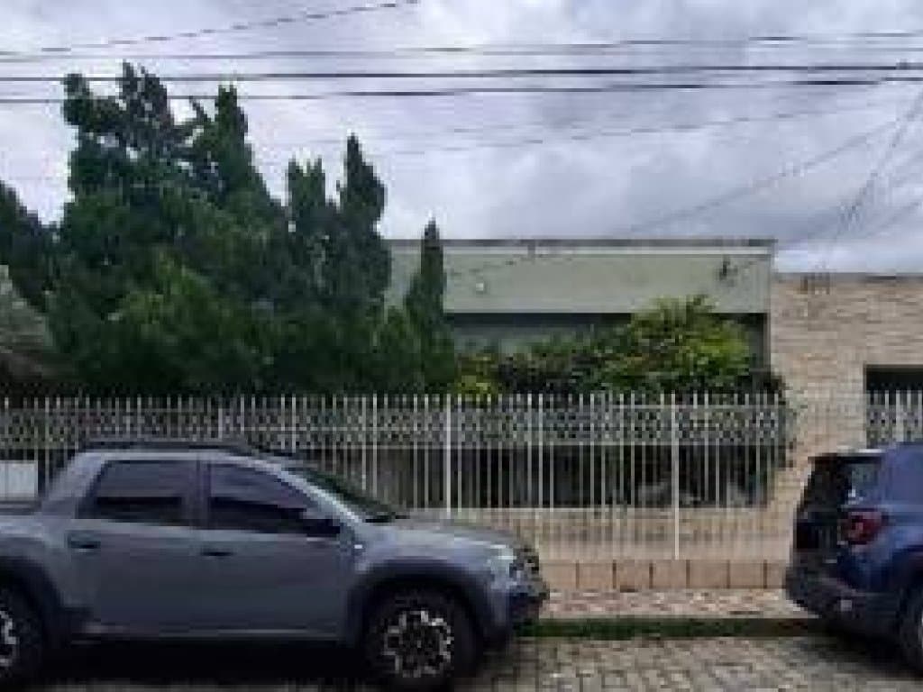 Foto 1 de 7: Casa em leilão em Lorena - SP, bairro Centro — Casa 338 m² - Centro - Lorena - SP