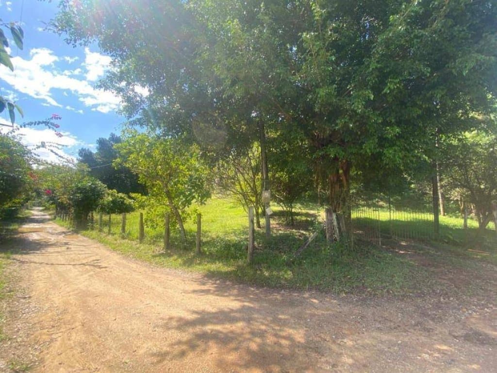 Foto 14 de 18: Casa em leilão em Magé - RJ, bairro Parque do Imperador — Casa 162 m² - Parque do Imperador - Magé - RJ