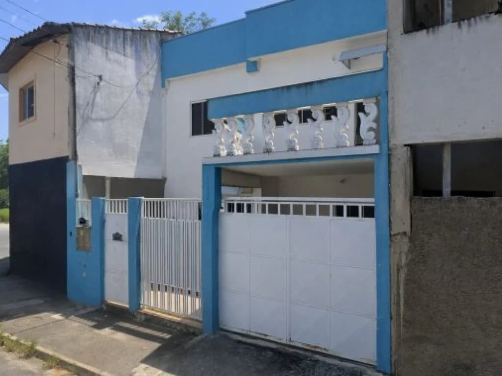 Foto 2 de 3: Casa em leilão em Guaratinguetá - SP — Casa 298 m² -  Parque Residencial Columbia - Guaratinguetá - SP