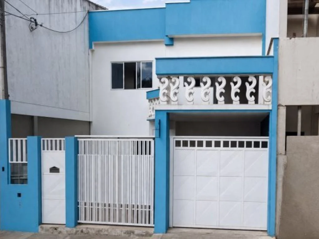 Foto 1 de 3: Casa em leilão em Guaratinguetá - SP — Casa 298 m² -  Parque Residencial Columbia - Guaratinguetá - SP