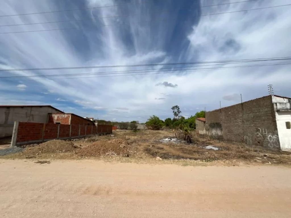 Foto 7 de 10: Terreno em leilão em Cajazeiras - PB, bairro Dom Zacarias Rua de Moura — Terreno 393 m² - Dom Zacarias R. de Moura - Cajazeiras - PB