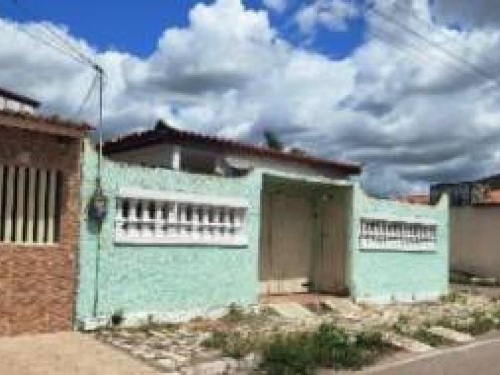 Foto 1 de 16: Casa em leilão em Aracati - CE — Casa 45 m² - Cohab - Aracati - CE