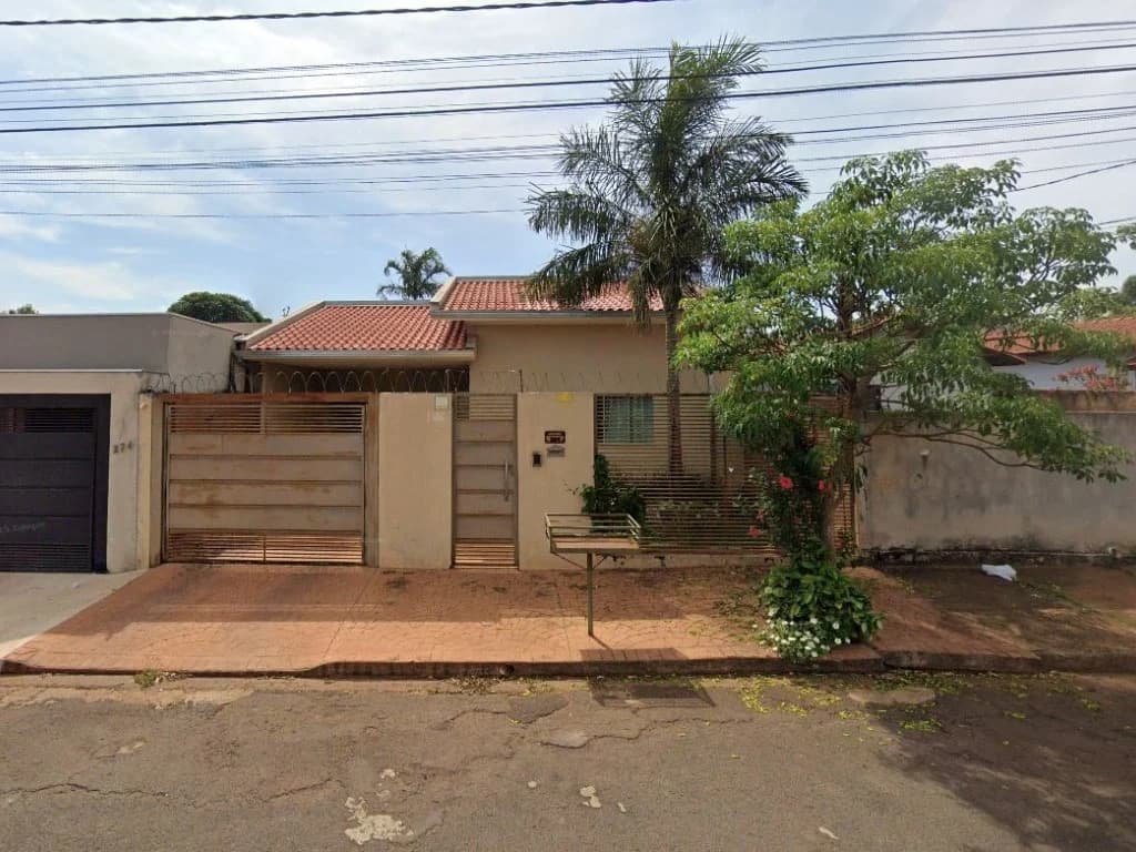Foto 1 de 4: Casa em leilão em Ourinhos - SP, bairro Jardim Brilhante — Parte Ideal (50%) sobre Casa 114 m² - Jardim Brilhante - Ourinhos - SP