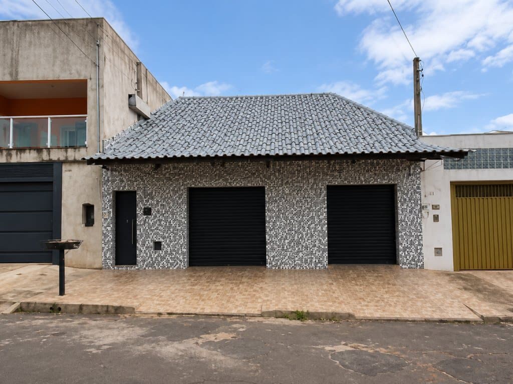Foto 1 de 13: Comercial em leilão em Bauru - SP, bairro Parque Roosevelt — Prédio Comercial 240 m² - Parque Roosevelt - Bauru - SP