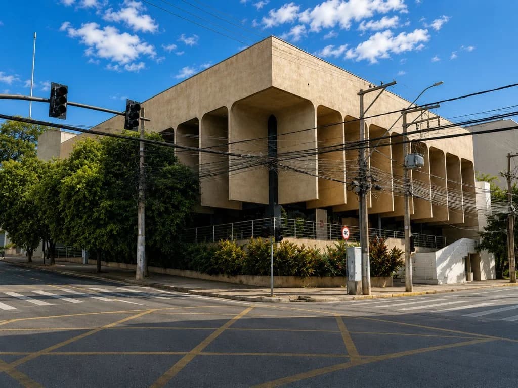 Foto 1 de 21: Comercial em leilão em Cuiabá - MT, bairro Centro Norte — Prédio Comercial 1.819 m² - Cuiabá-MT - Av. Getúlio Vargas, 346 - esq. com Rua Barão de Melgaço - Centro Norte