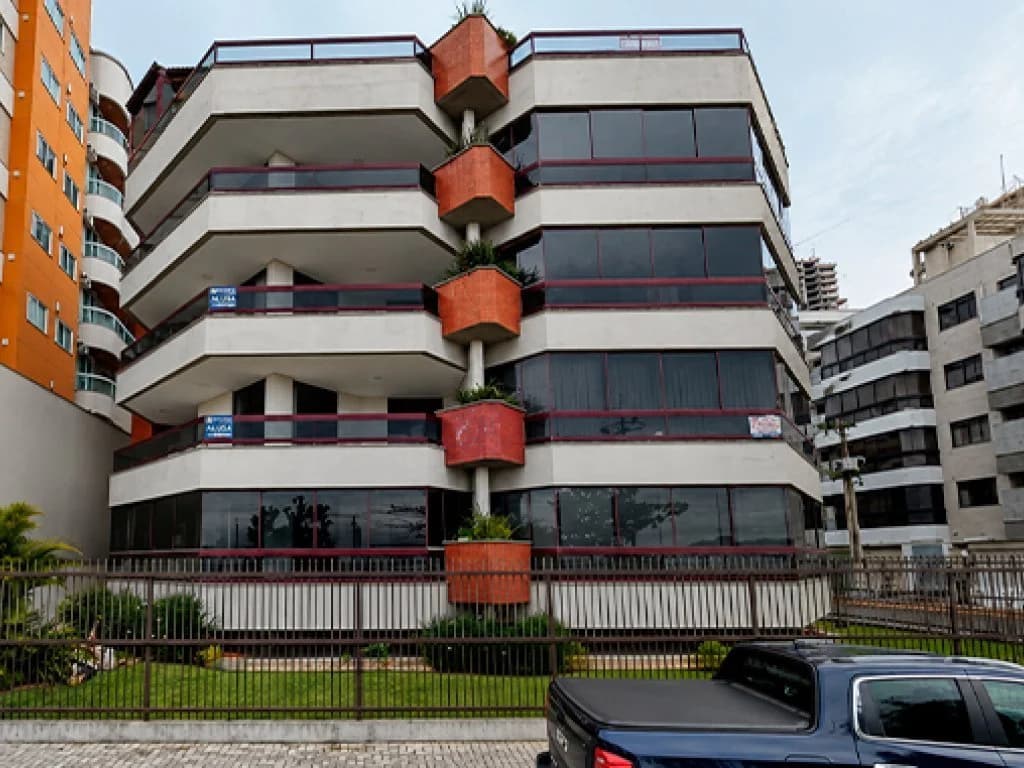 Foto 3 de 24: Apartamento em leilão em Itapema - SC, bairro Centro — Apartamento 106 m² de área total (Condomínio frente à praia) - Centro - Itapema - SC