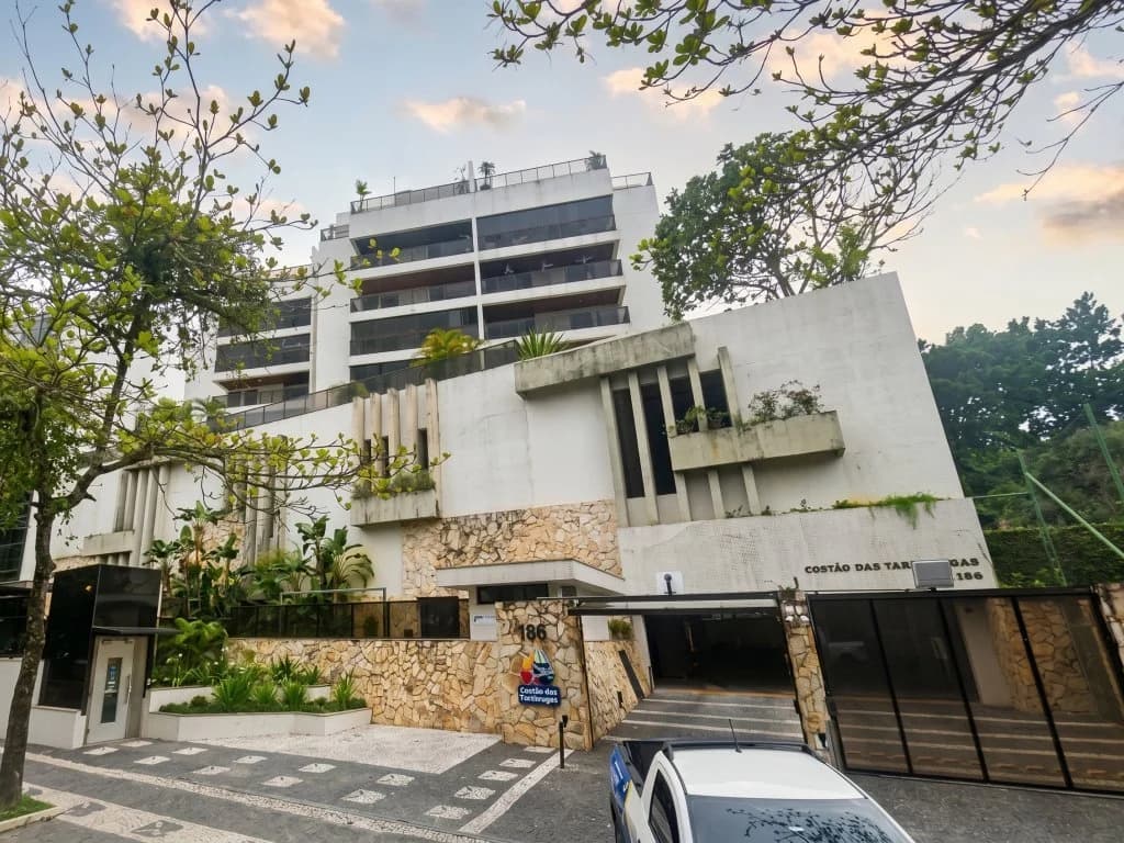 Foto 1 de 9: Apartamento em leilão em Guarujá - SP, bairro Mar e Céu — Direitos sobre Apartamento no Litoral 131 m² (02 Vagas) - Mar e Céu - Guarujá - SP