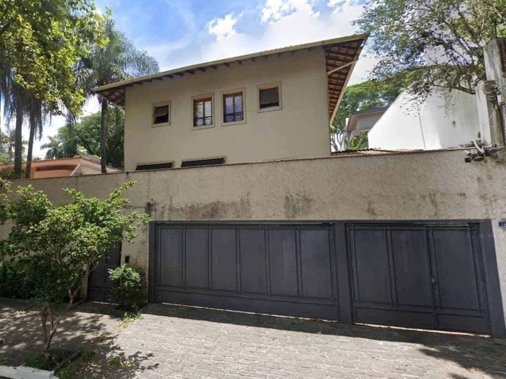 Foto 1 de 11: Casa em leilão em São Paulo - SP, bairro Cidade Jardim — Direitos sobre Casa de Alto Padrão em Terreno de 629 m² (03 pavimentos) - Cidade Jardim - São Paulo - SP