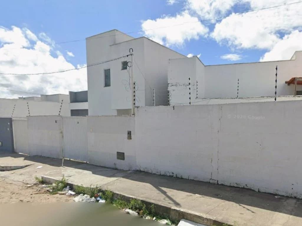 Foto 2 de 3: Casa em leilão em Feira De Santana - BA, bairro Conceição — Casa 63 m² - Conceição - Feira de Santana - BA