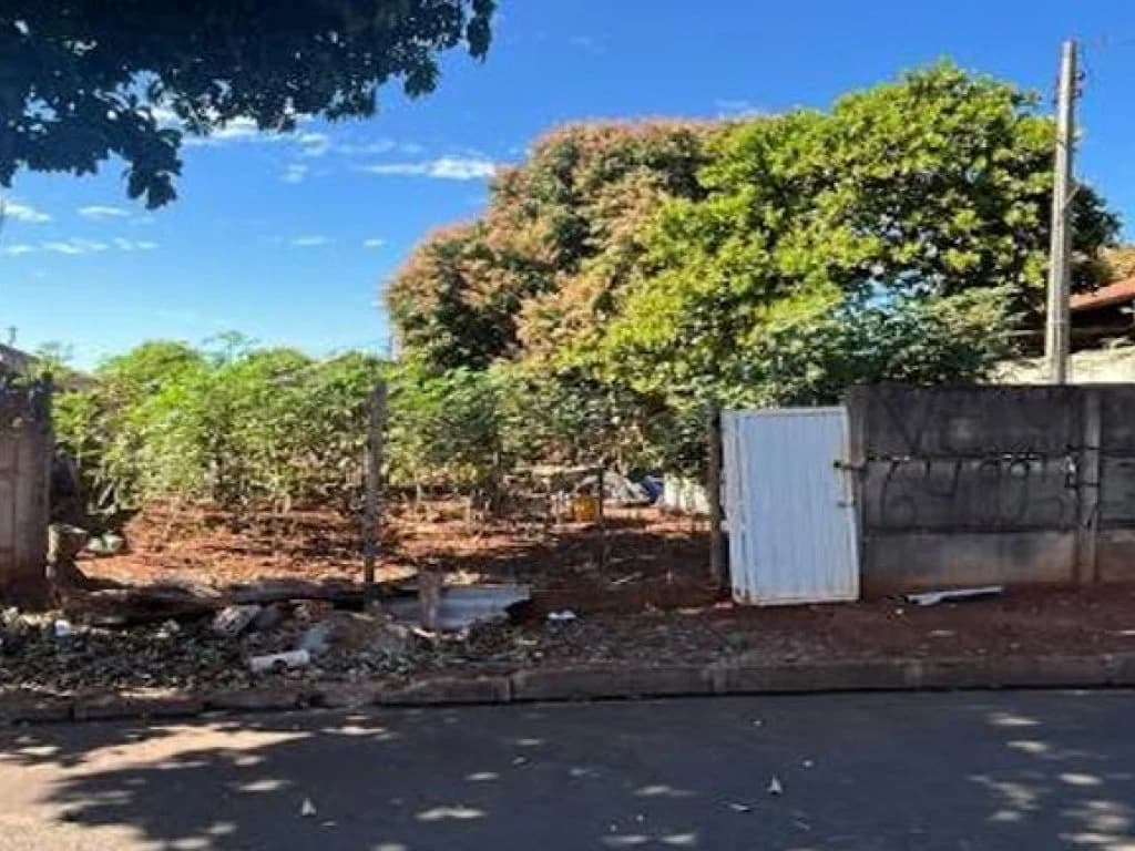 Terreno em leilão em Cassilândia - MS, bairro Jardim Primavera Ii — Terreno 377 m² - Cassilândia-MS - Rua Josué Andrade de Vasconcelos, 410 - Jardim Primavera II