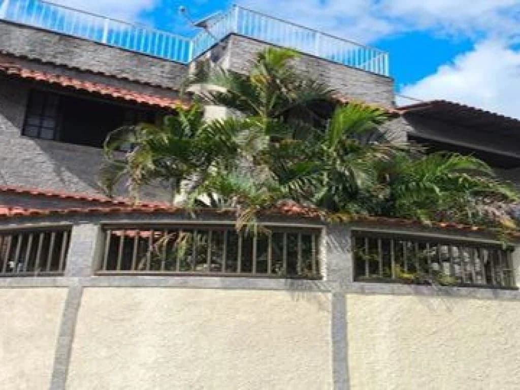 Apartamento em leilão em Rio De Janeiro - RJ, bairro Vaz Lobo — Apartamento 140 m² - Rio de Janeiro-RJ - Rua Bezerra de Menezes, 57 - Apto. 101 - Vaz Lobo
