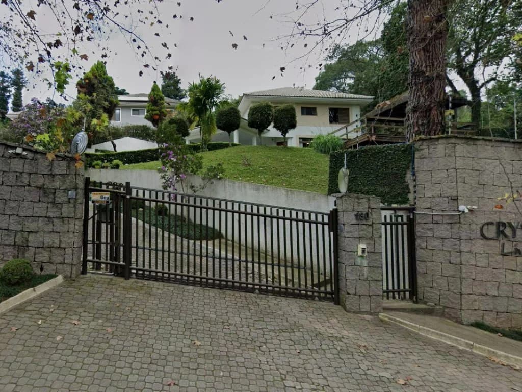 Foto 2 de 2: Casa em leilão em Curitiba - PR, bairro Seminário — Direitos sobre Fração Ideal de Casa em Terreno de 880 m² (Condomínio Crystal Living) - Seminário - Curitiba - PR