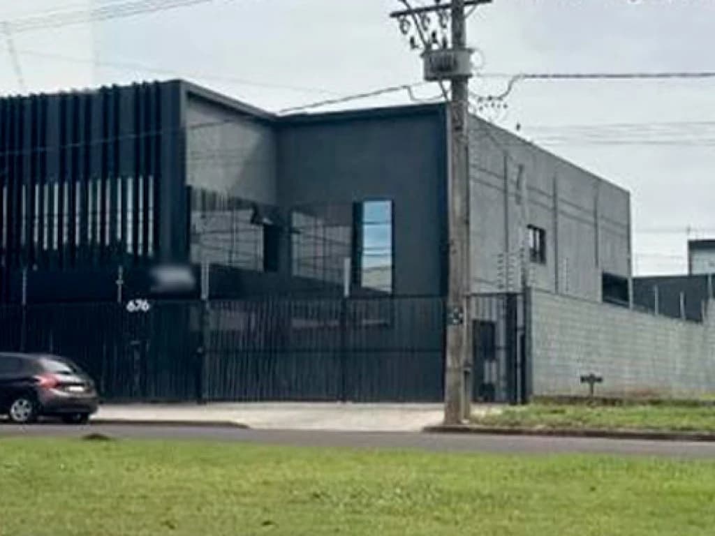 Foto 2 de 4: Comercial em leilão em Maringá - PR, bairro Jardim Clemente — Salão Comercial 378 m² - Jardim Clemente - Maringá - PR