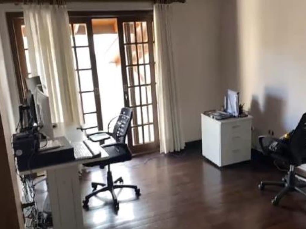 Foto 4 de 16: Casa em leilão em Curitiba - PR, bairro Guaíra — Casa 404 m² - Guaíra - Curitiba - PR