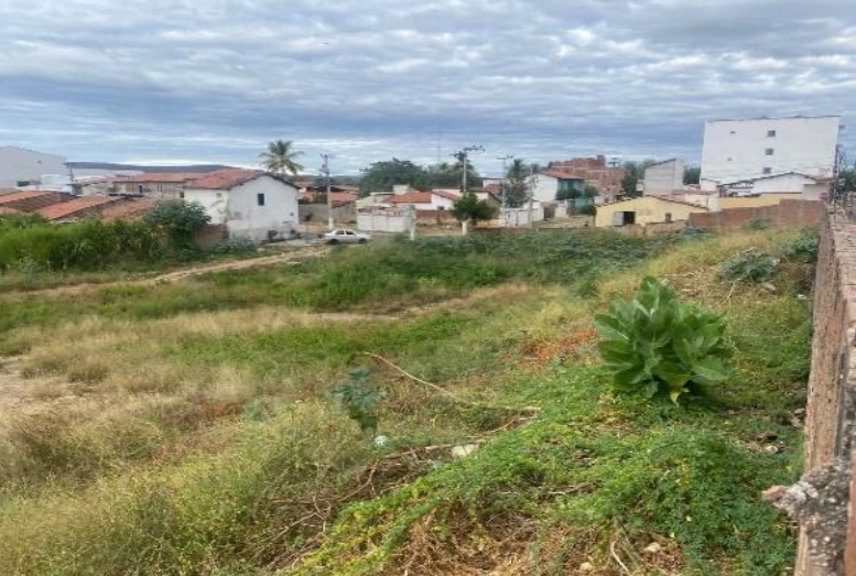 Foto 1 de 5: Terreno em leilão em Independência - CE, bairro Centro — Terreno/Lote | Independência/CE
