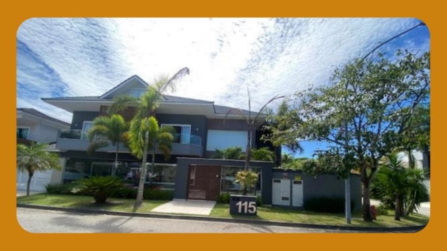 Foto 1 de 2: Casa em leilão em Rio De Janeiro - RJ, bairro Barra da Tijuca — CASA DE ALTO PADRÃO COM 2 PAVIMENTOS, LOCALIZADA NO CONDOMÍNIO QUINTAS DEL LAGO, SITUADA NA RUA ERNANI VASCONCELOS, 115, BARRA DA TIJUCA, RIO DE JANEIRO/RJ. AREA TOTAL DE 681,00M². OBSERVAR SE O ANUNCIO SE REFERE AO BEM TODO OU A PARTE DESTE.