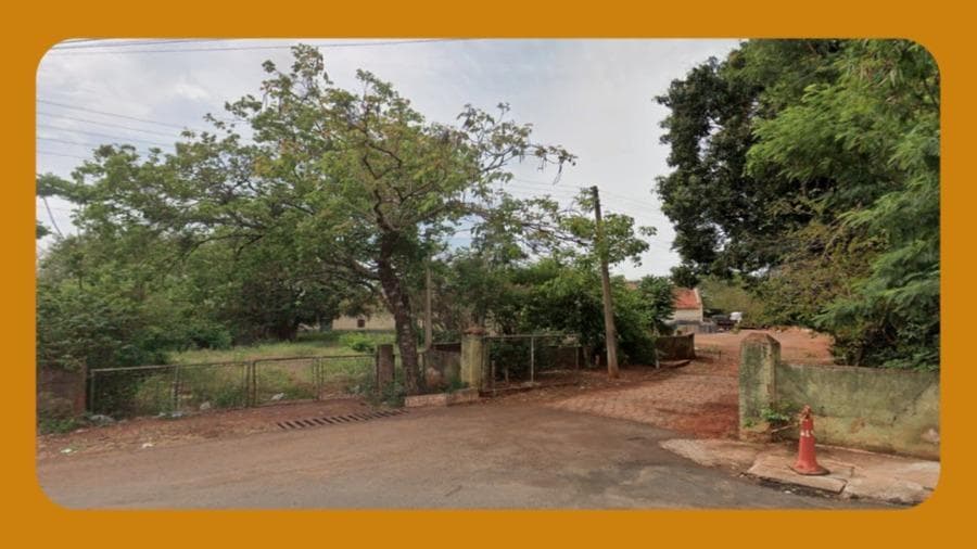 Foto 1 de 2: Imóvel em leilão em Santa Cruz Do Rio Pardo - SP — IMÓVEL URBANO SITUADO NA RUA DR. FRANCISCO ABREU SODRÉ, SANTA CRUZ DO RIO PARDO/SP. ÁREA TOTAL DE 3.172,50 M².