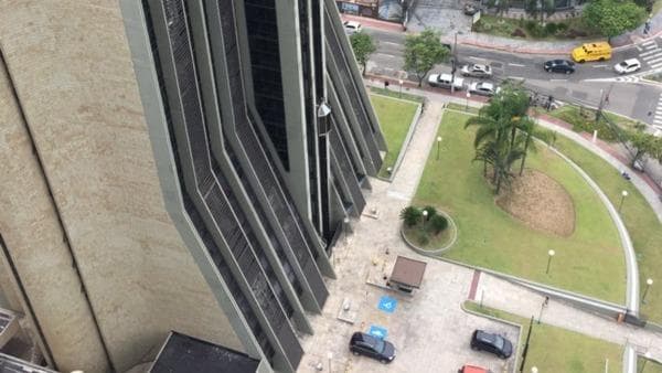Foto 1 de 4: Comercial em leilão em Vitória - ES, bairro Centro Do Comercio De Cafe De Vitoria — Sala 1511 (unida a sala 1510) com 45m² cada do Edifício Palácio do Café,