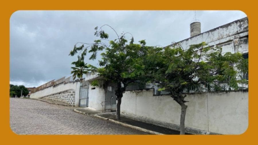 Foto 1 de 2: Comercial em leilão em Pesqueira - PE, bairro Pitanga — PRÉDIO COMERCIAL, LOCALIZADO NA AV. JOAQUIM NABUCO Nº 161, BAIRRO PITANGA, PESQUEIRA/PE. ÁREA TOTAL DO TERRENO DE 1.608,36 M².