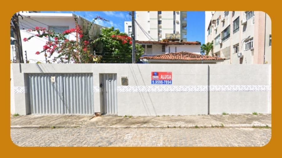 Foto 1 de 2: Casa em leilão em Recife - PE, bairro Boa Viagem — CASA NA RUA PINHAL, Nº 239, BAIRRO DE BOA VIAGEM, RECIFE/PE. COM ÁREA CONTRUIDA DE 260,05M². __