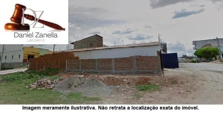 Terreno em leilão em Pau Dos Ferros - RN — Um terreno próprio, localizado na rua Amaro Cavalcante Soares, lado ímpar, Centro, Pau Dos Ferros/RN, área total de 172,80m². O terreno é murado.