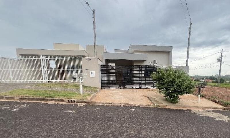 Casa em leilão em Umuarama - PR — LOTE 241 Casa com 61,39M² de Área Privativa em UMUARAMA/PR