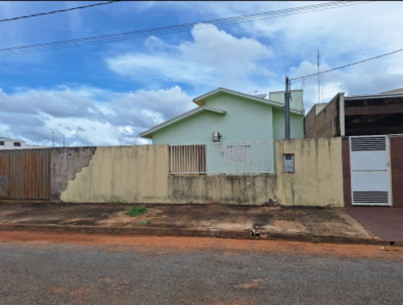 Foto 2 de 12: Casa em leilão em São José Do Rio Claro - MT, bairro Morada dos Ipês — LOTE 001 LOTE DE TERRENO URBANO 1 CASA RESIDÊNCIAL EM SÃO JOSÉ DO RIO CLARO