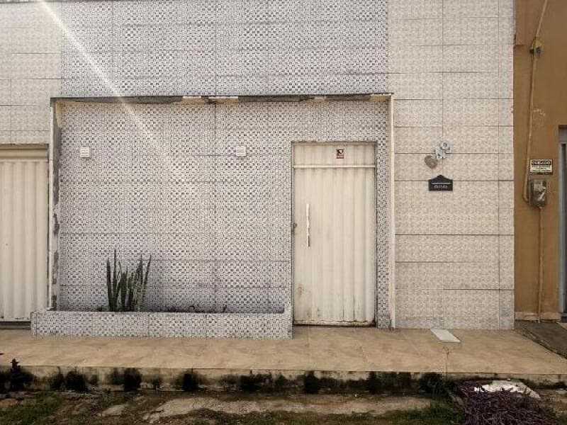 Casa em leilão em Crato - CE — LOTE 040 CASA - AREA PRIVATIVA (M²): 83,5 BAIRRO: MURITI CIDADE: CRATO-CE