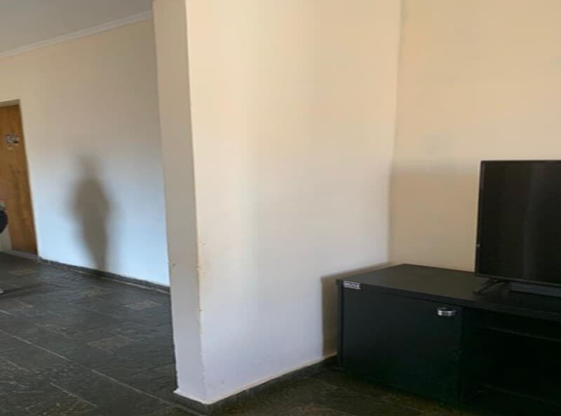 Foto 10 de 22: Casa em leilão em Ribeirão Preto - SP, bairro Jardim Castelo Branco — LOTE 001 CASA RESIDENCIAL localizada no Bairro Jardim Castelo Branco na cidade de Ribeirão Preto/SP