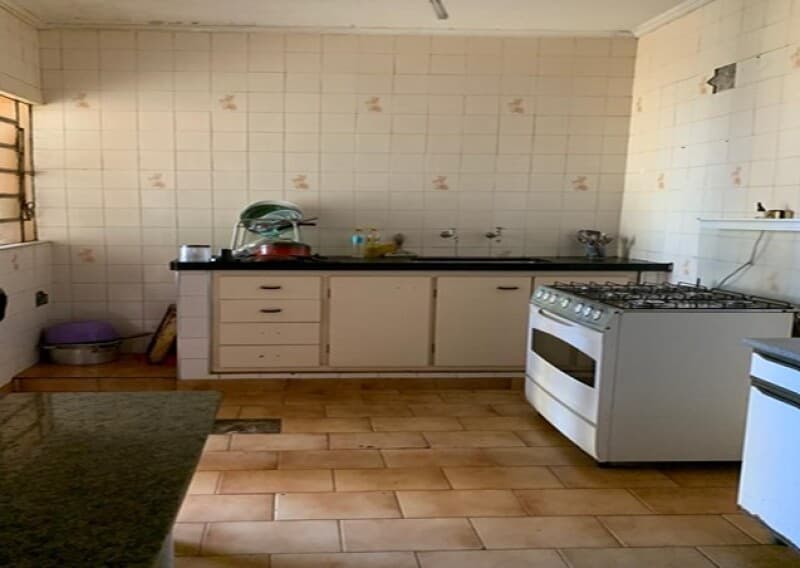 Foto 16 de 22: Casa em leilão em Ribeirão Preto - SP, bairro Jardim Castelo Branco — LOTE 001 CASA RESIDENCIAL localizada no Bairro Jardim Castelo Branco na cidade de Ribeirão Preto/SP