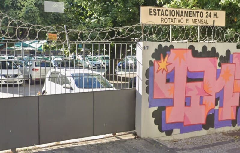 Foto 2 de 7: Comercial em leilão em Rio De Janeiro - RJ, bairro Centro — LOTE 001 IMÓVEL COMERCIAL localizado na Av. Henrique Valadares nº 74 - Praça Cruz Vermelha na cidade