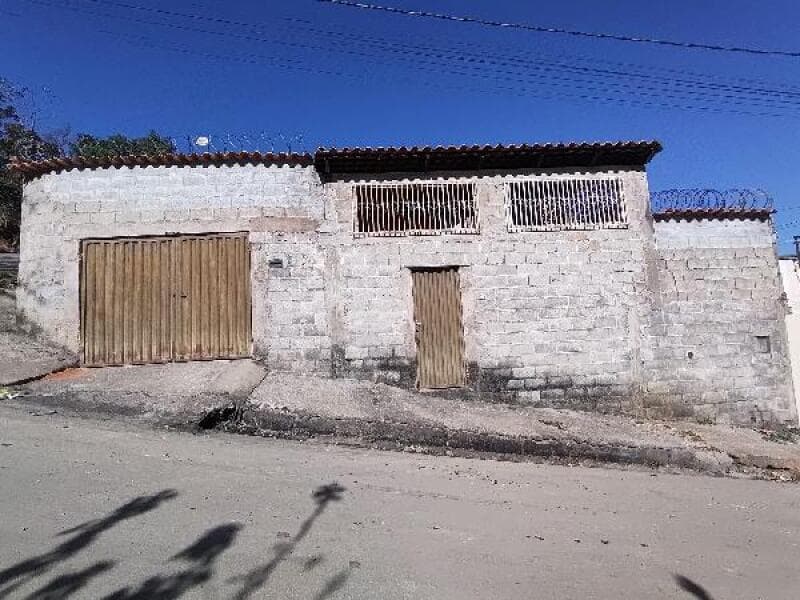 Casa em leilão em Matozinhos - MG, bairro Matozinhos — LOTE 177 IMÓVEIS CAIXA